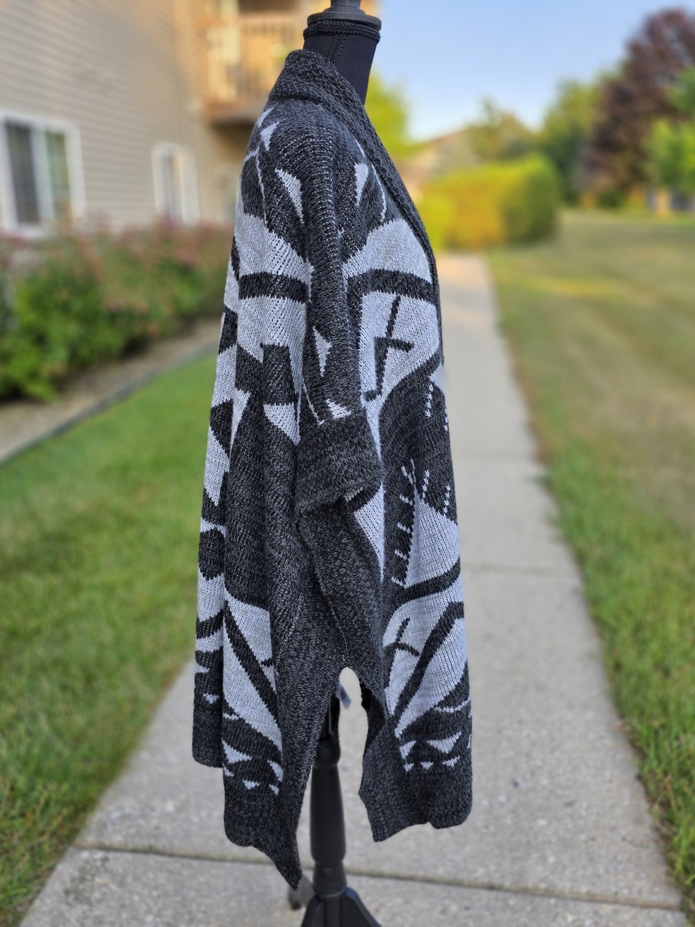 Express Aztec Open Front Cardigan M/L - Picture 3 of 12